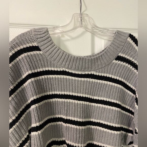 Gray, white and black striped sweater - Picture 2 of 6